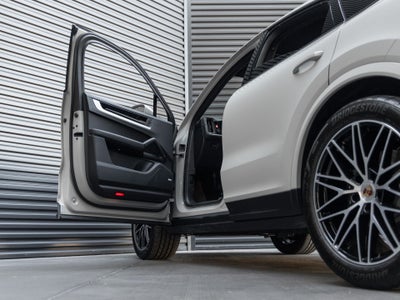 2025 Porsche Cayenne Coupe