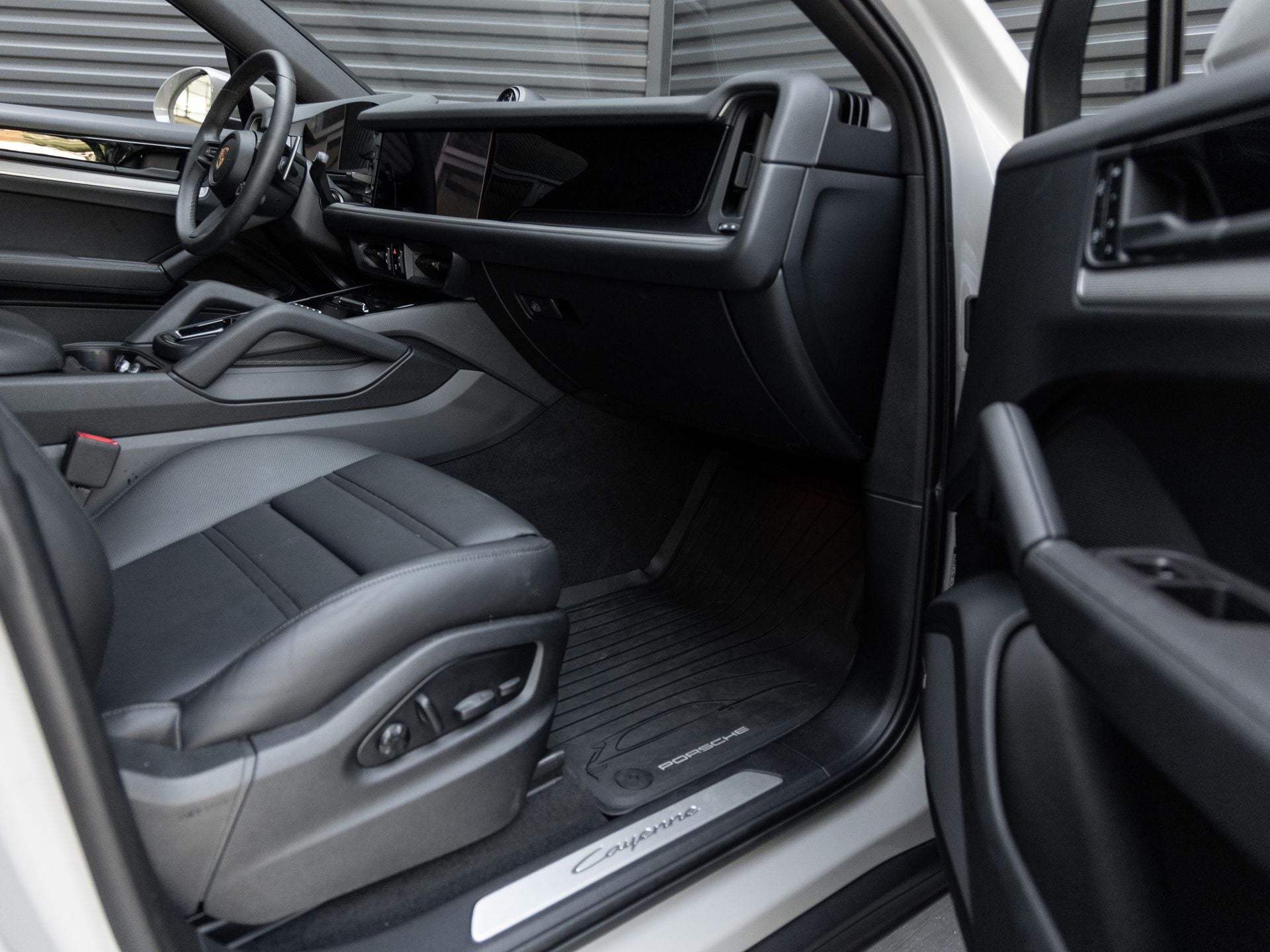 2025 Porsche Cayenne Coupe