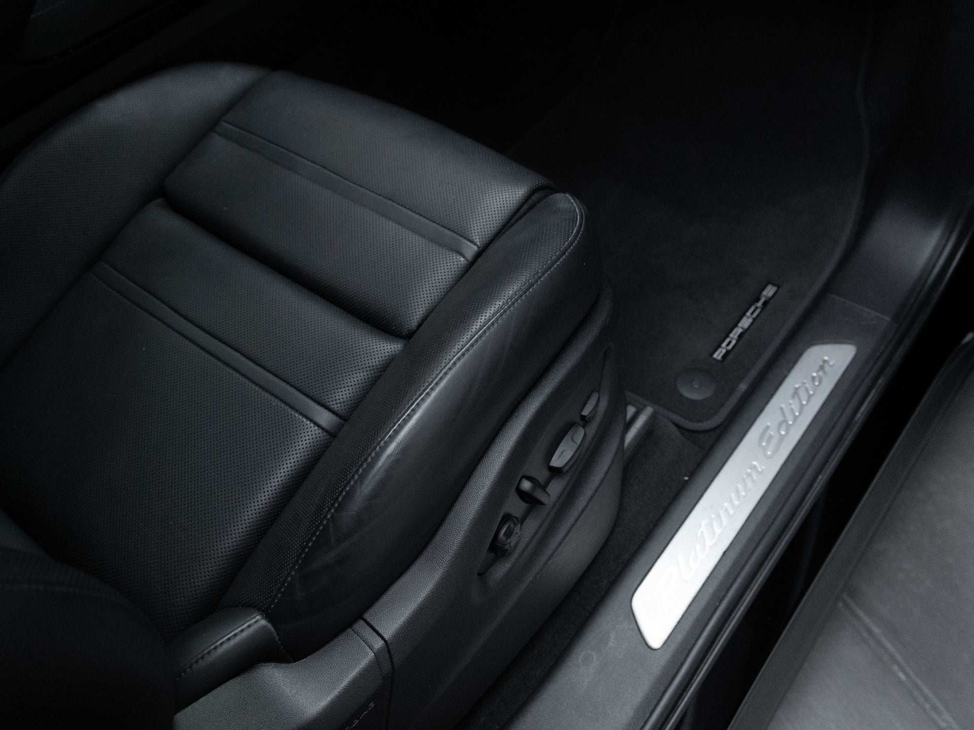 2022 Porsche Cayenne S Coupe Platinum Edition