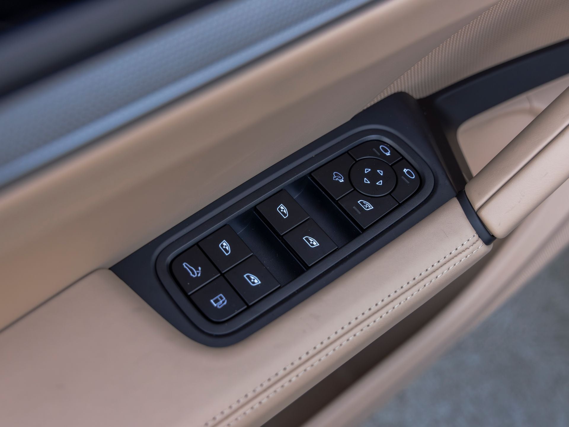 2026 Porsche Cayenne E-Hybrid Coupe