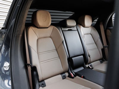 2026 Porsche Cayenne Cayenne GTS Coupe