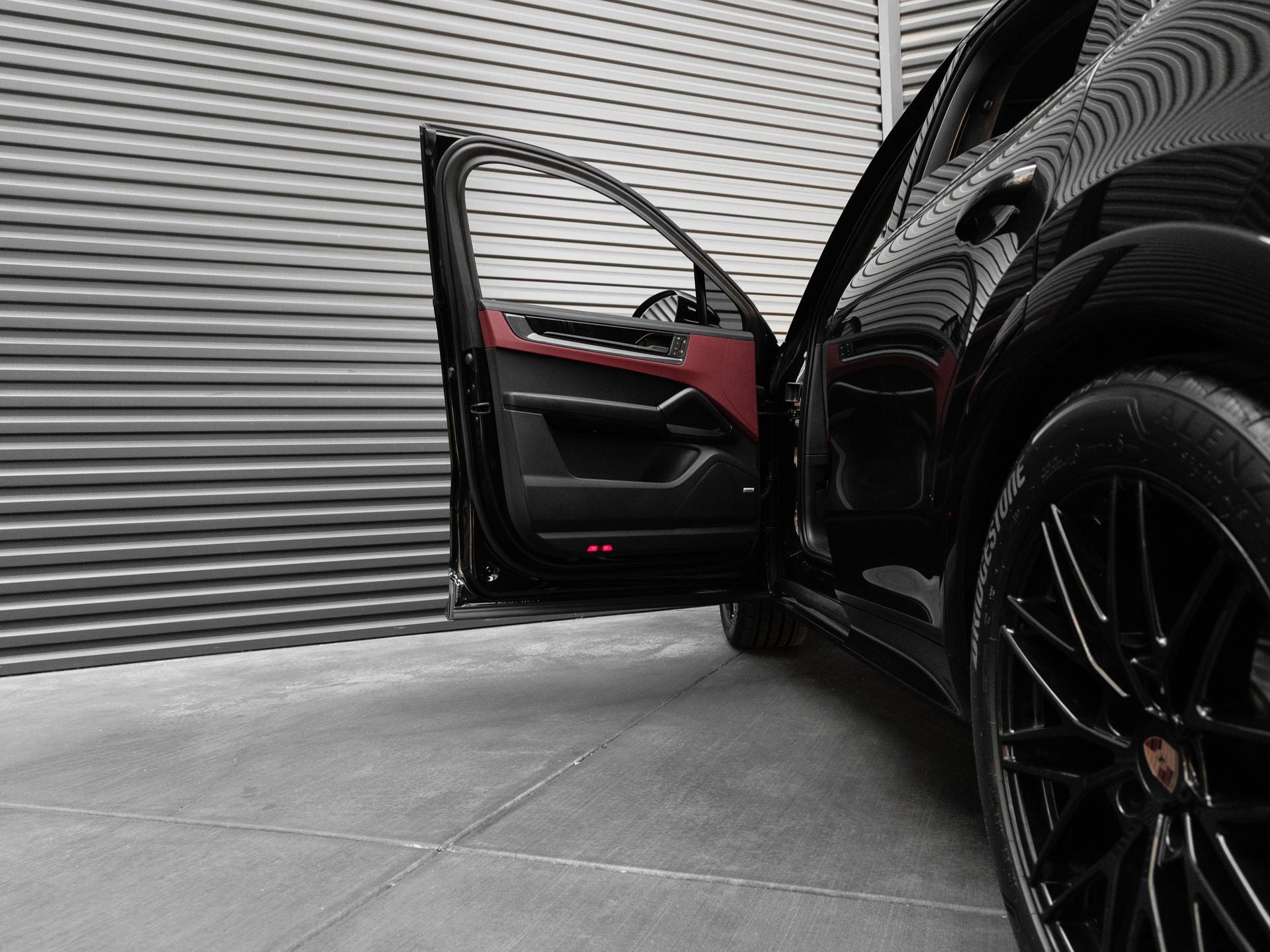 2025 Porsche Cayenne Coupe GTS