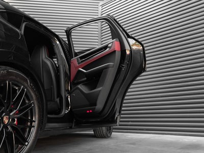 2025 Porsche Cayenne Coupe GTS