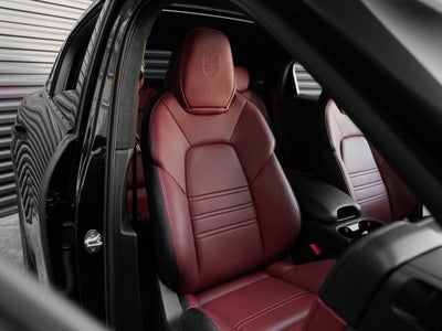 2025 Porsche Cayenne Coupe GTS