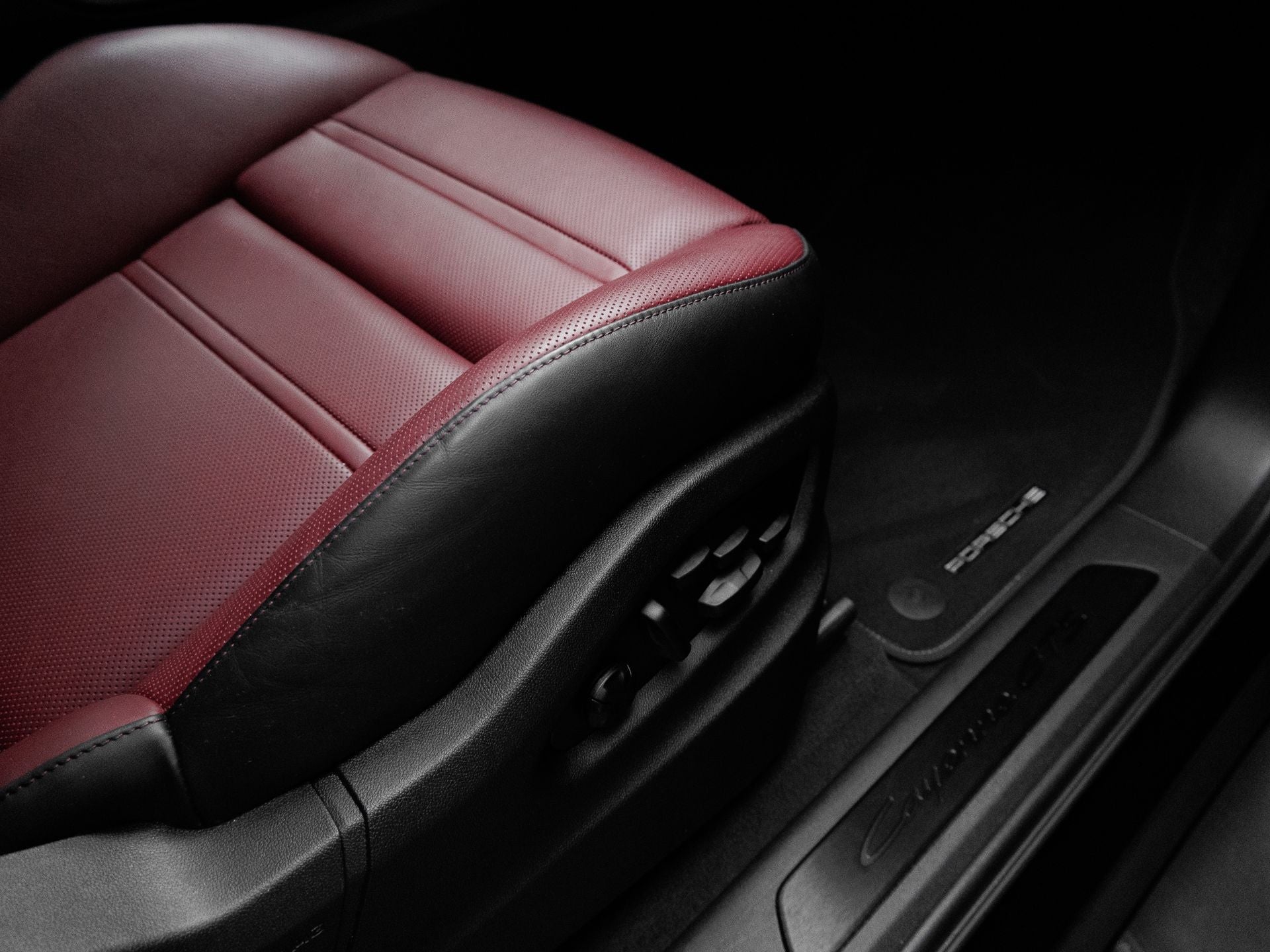 2025 Porsche Cayenne Coupe GTS