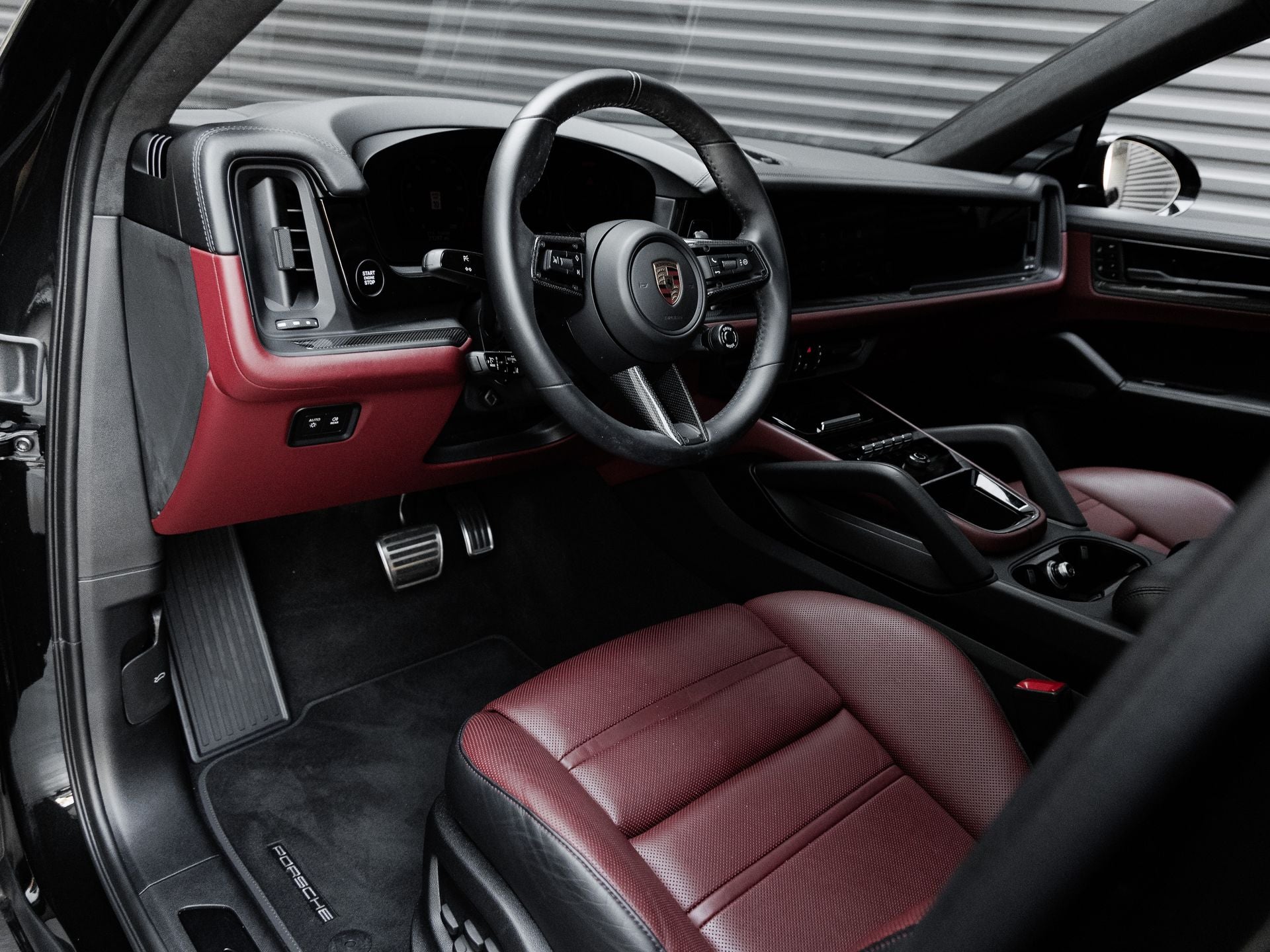2025 Porsche Cayenne Coupe GTS