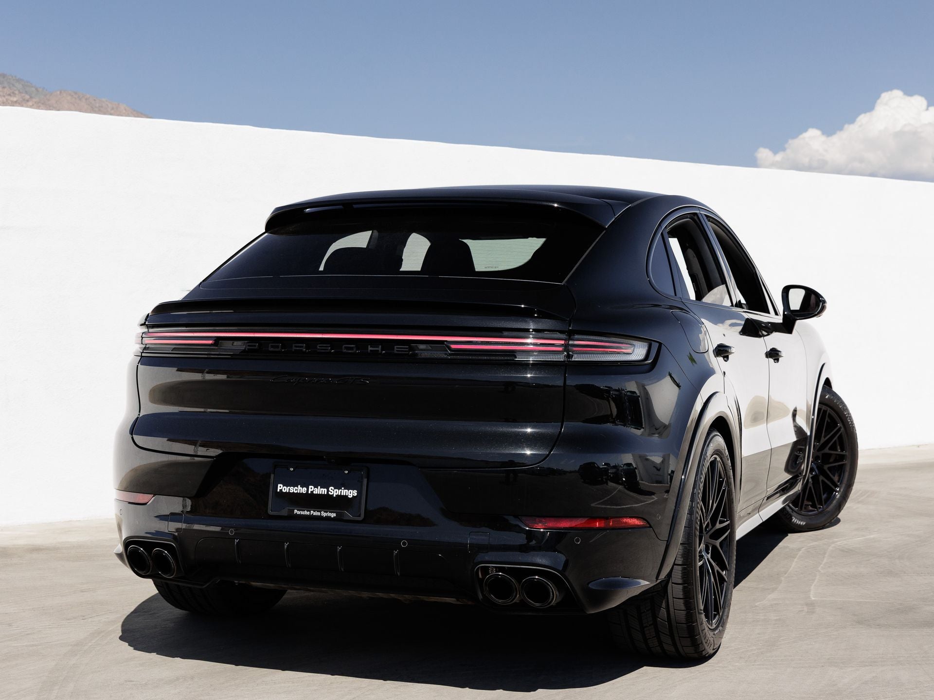 2025 Porsche Cayenne Coupe GTS