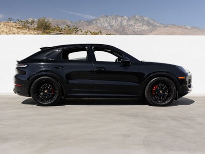 2025 Porsche Cayenne Coupe GTS