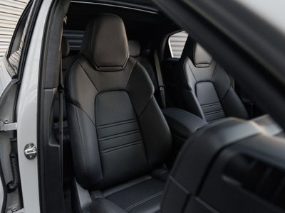 2026 Porsche Cayenne Cayenne GTS Coupe