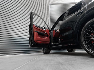 2022 Porsche Cayenne Cayenne GTS Coupe