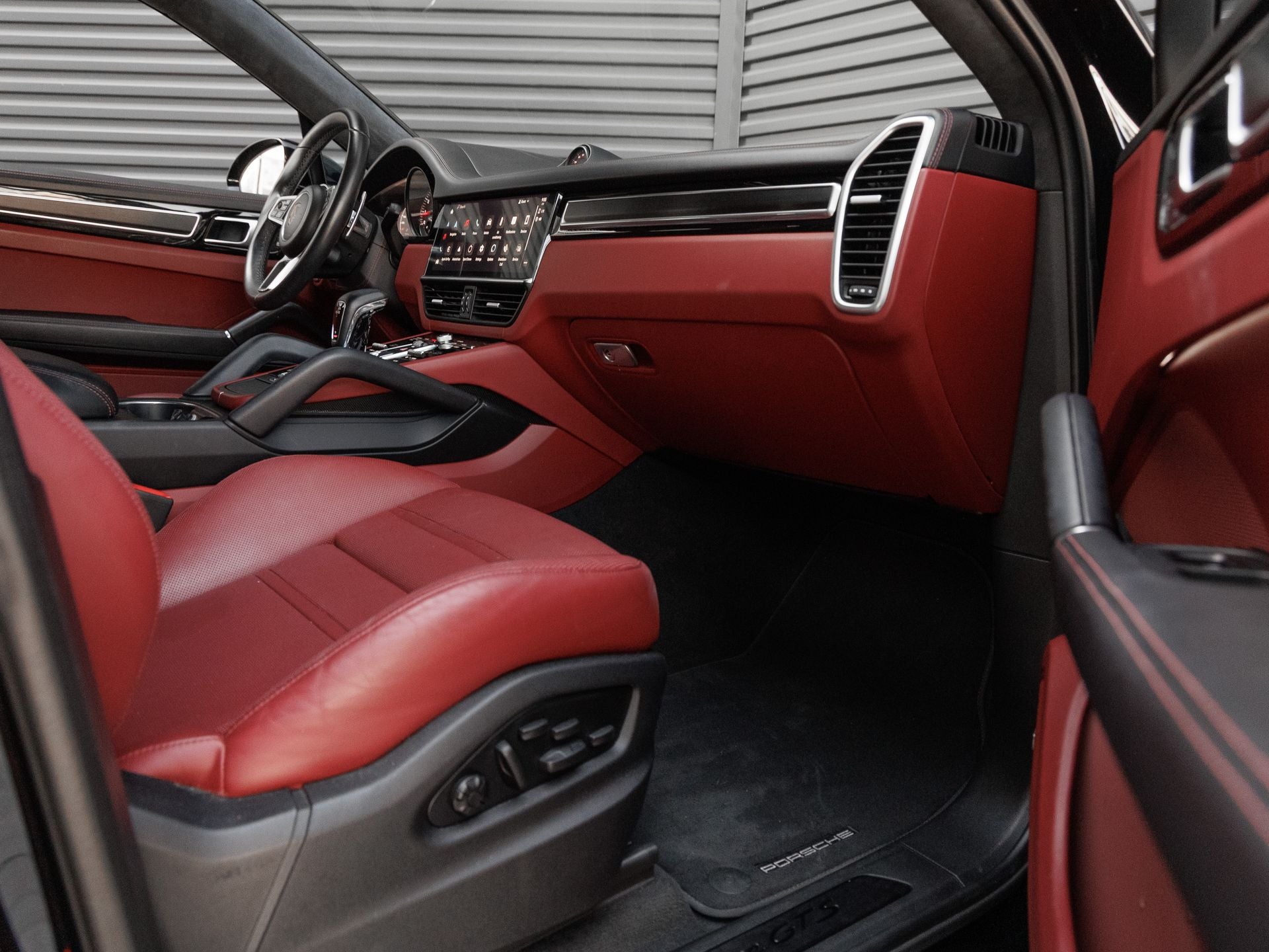 2022 Porsche Cayenne Cayenne GTS Coupe