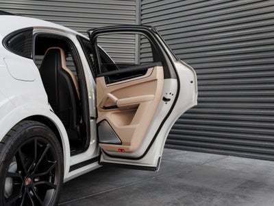 2026 Porsche Cayenne Cayenne GTS Coupe