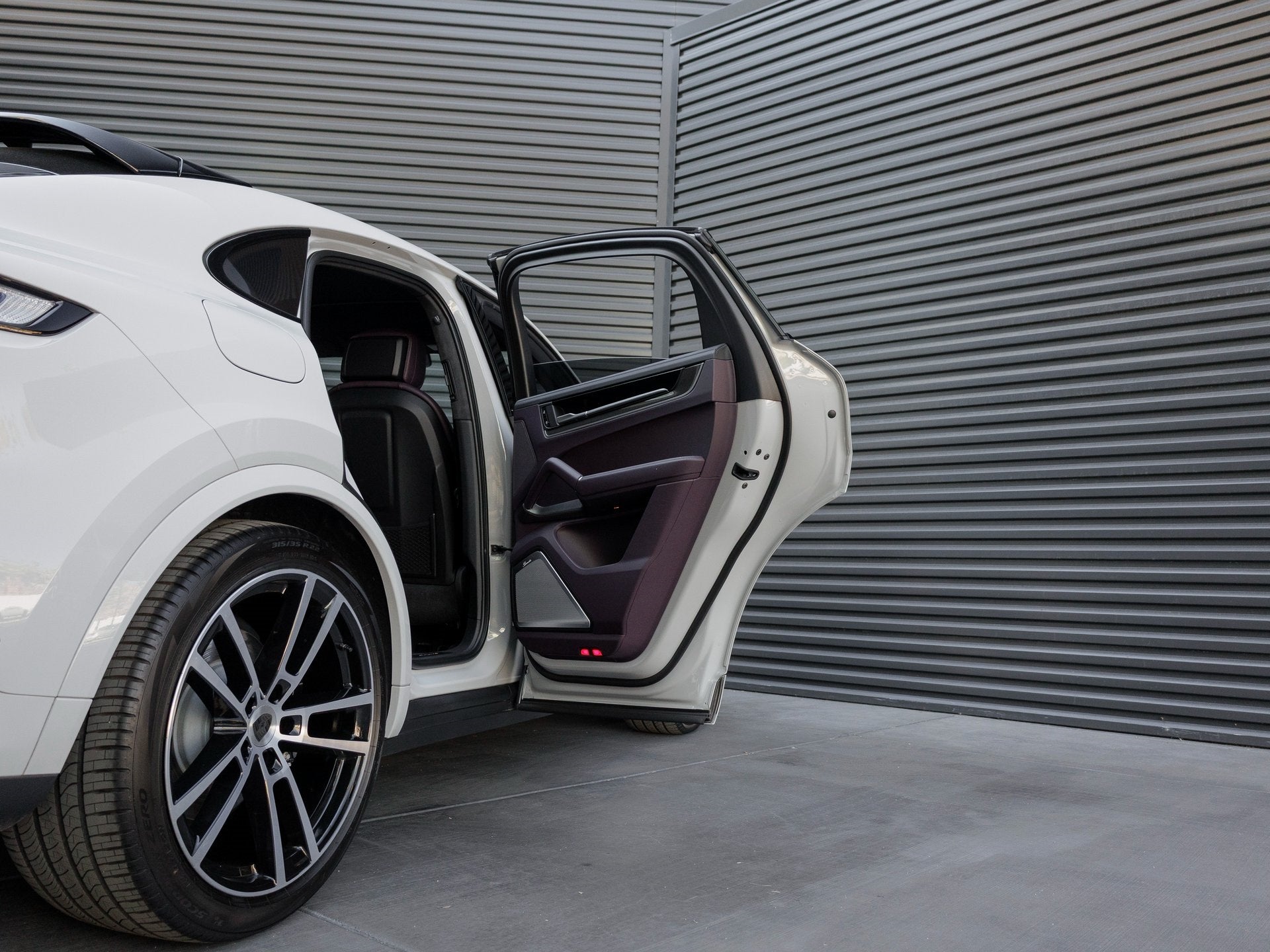 2025 Porsche Cayenne Cayenne Turbo E-Hybrid Coupe