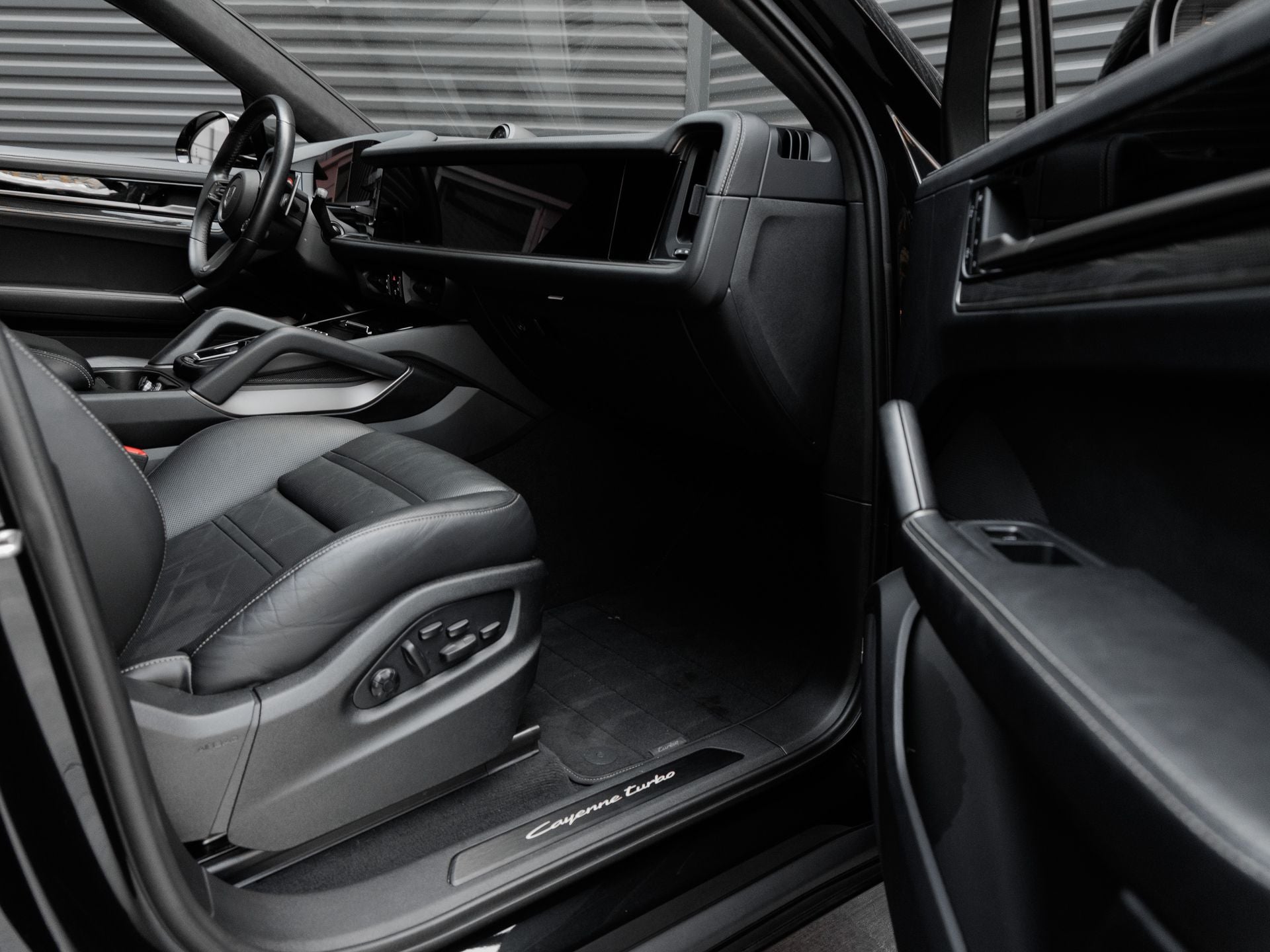 2025 Porsche Cayenne Cayenne Turbo E-Hybrid Coupe