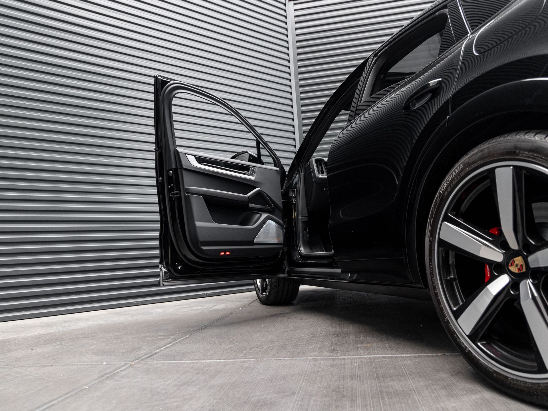 2025 Porsche Cayenne S E-Hybrid Coupe