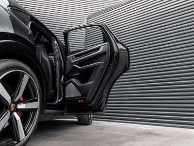 2025 Porsche Cayenne S E-Hybrid Coupe