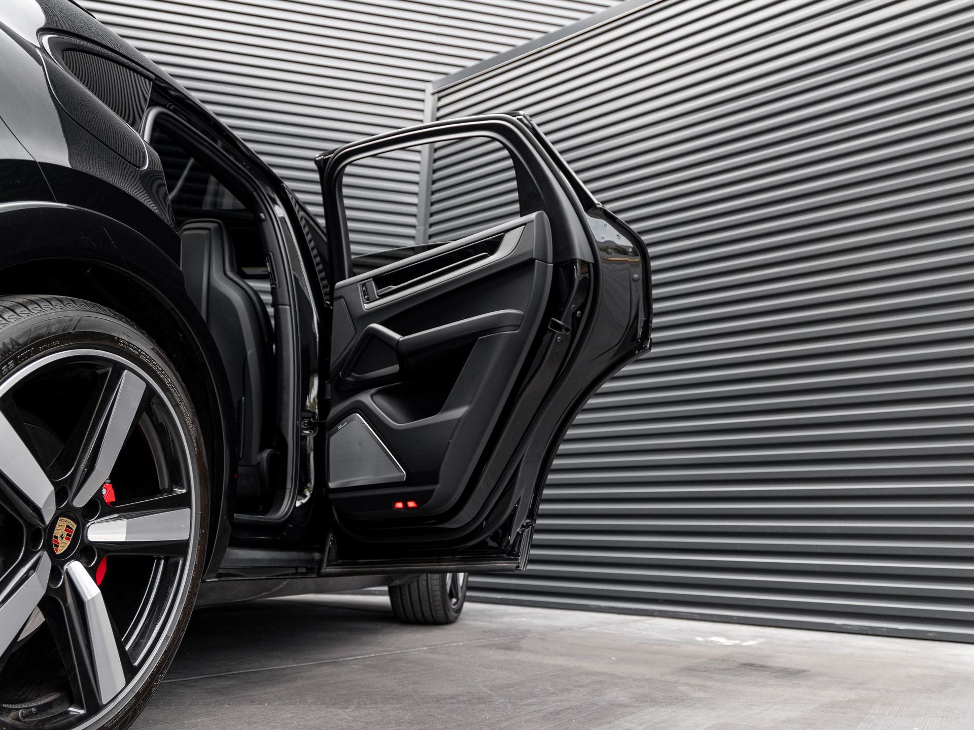 2025 Porsche Cayenne S E-Hybrid Coupe