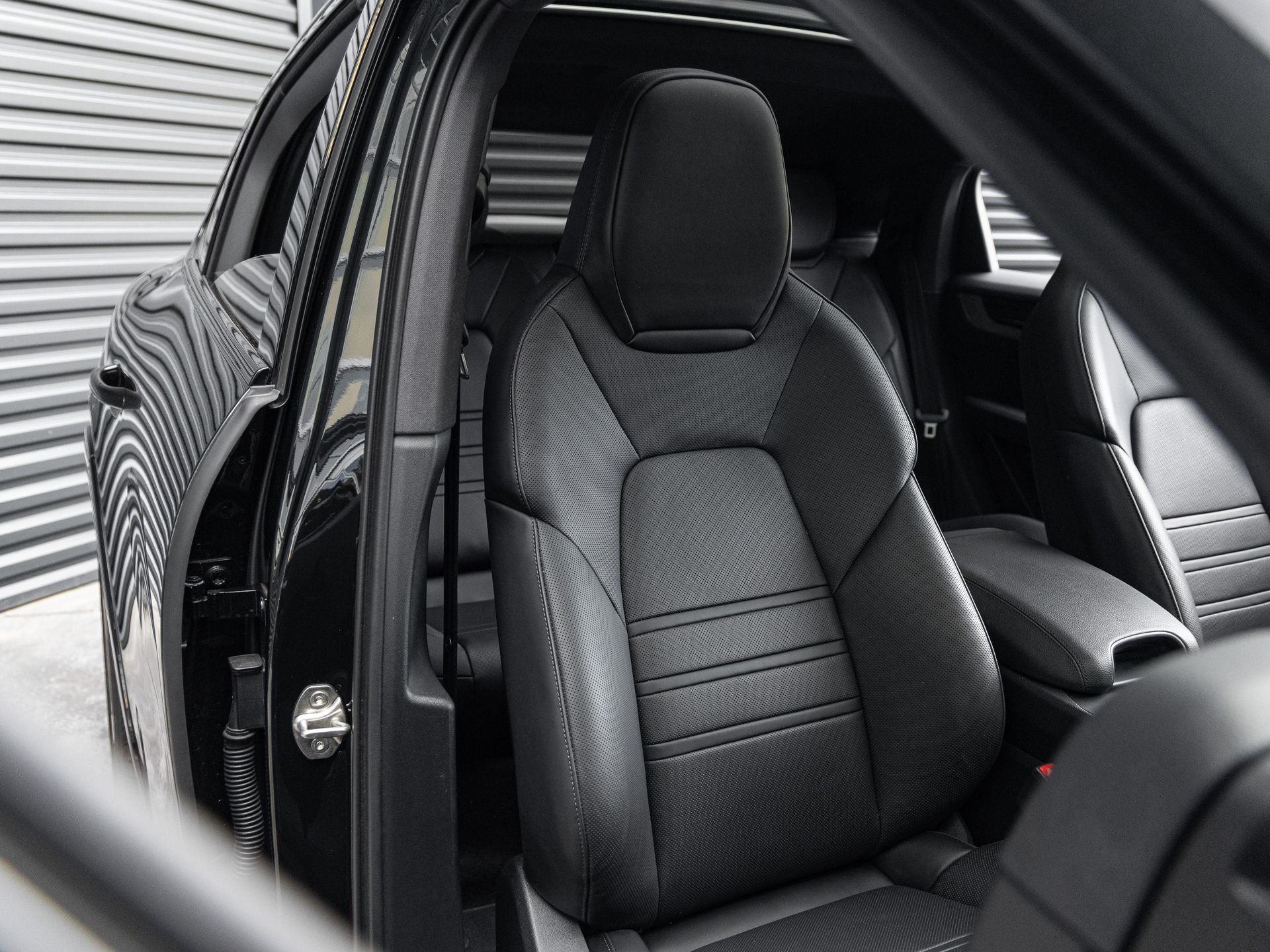 2025 Porsche Cayenne S E-Hybrid Coupe