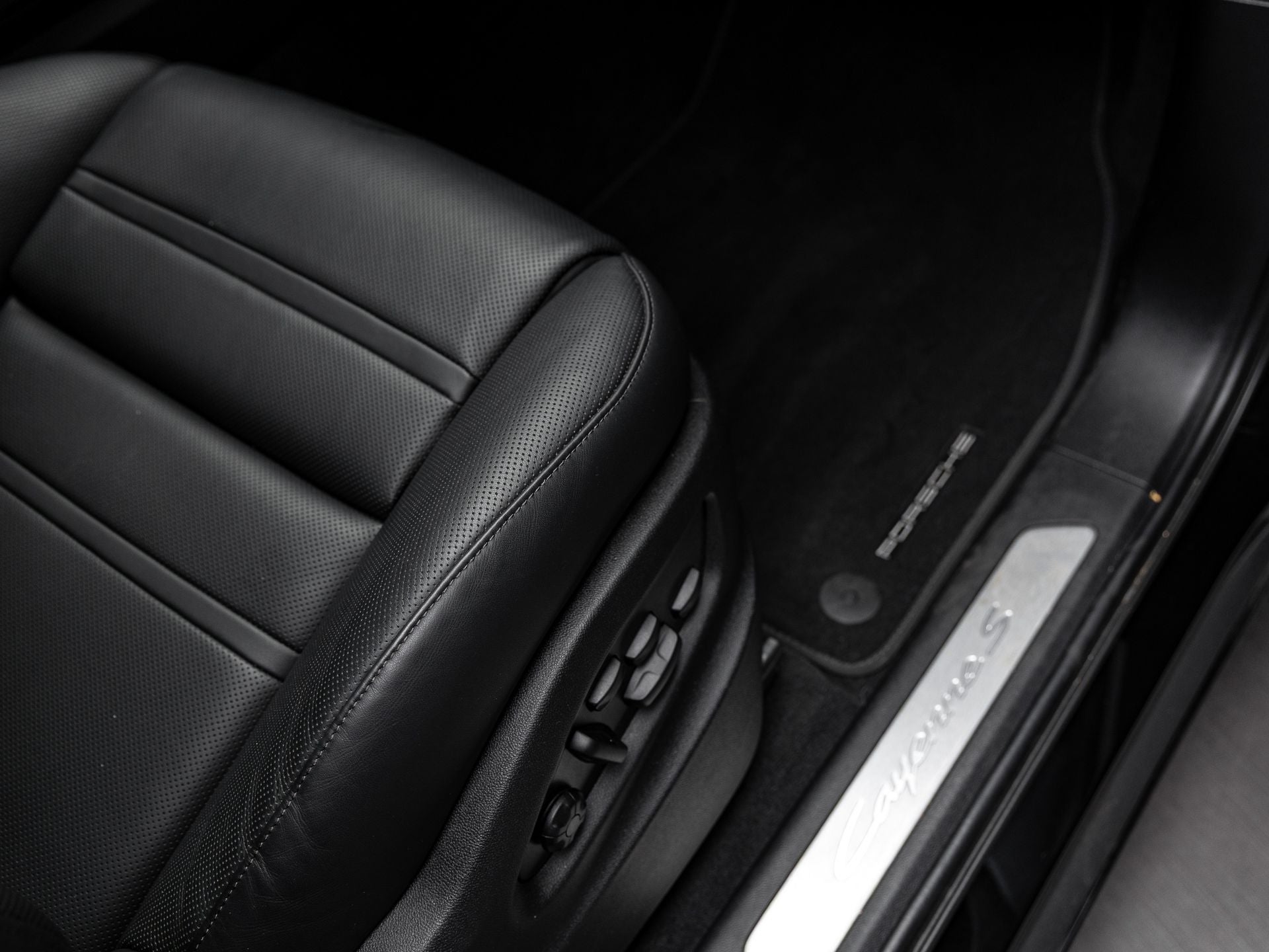 2025 Porsche Cayenne S E-Hybrid Coupe