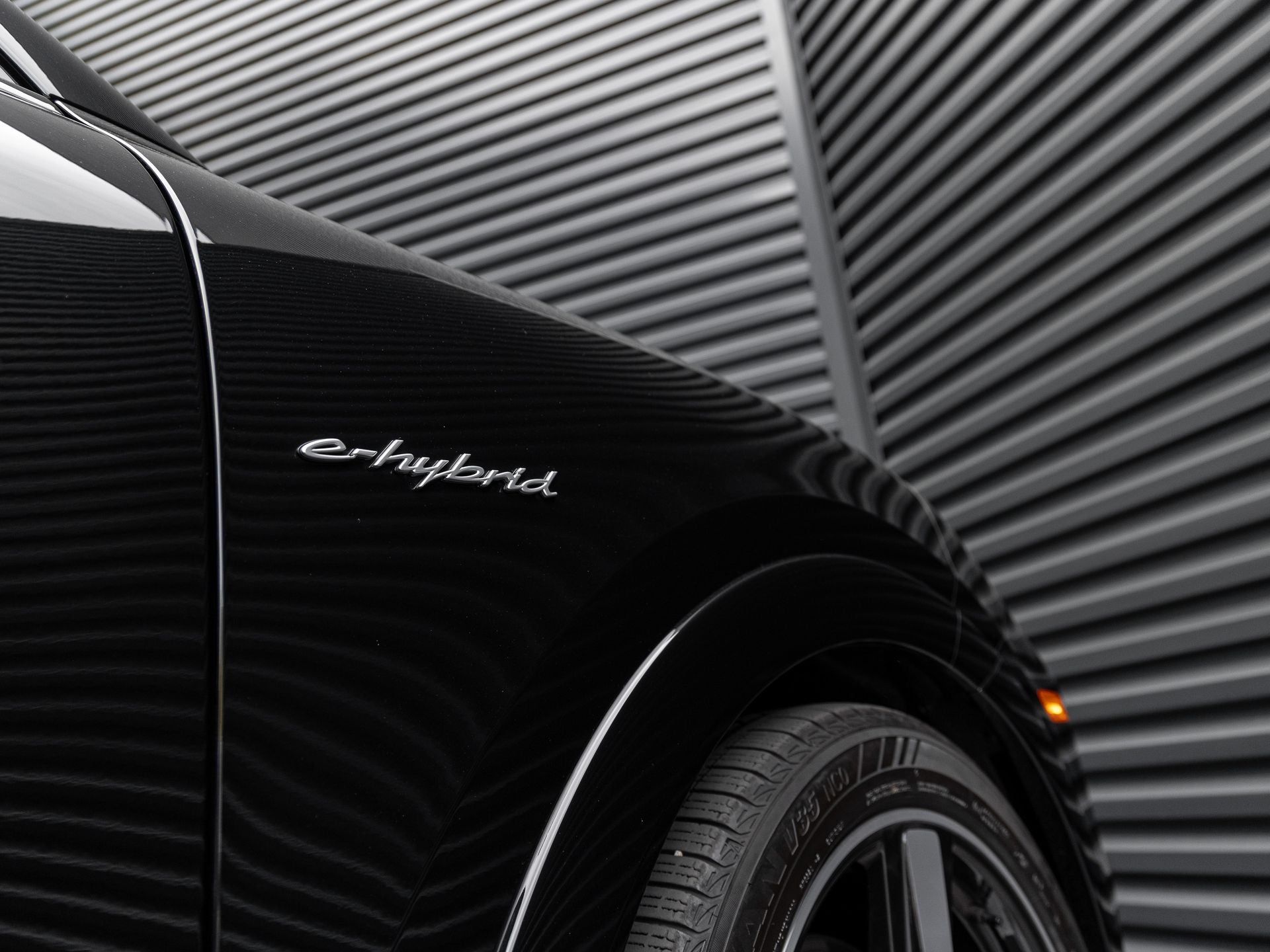 2025 Porsche Cayenne S E-Hybrid Coupe