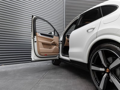 2026 Porsche Cayenne S E-Hybrid Coupe