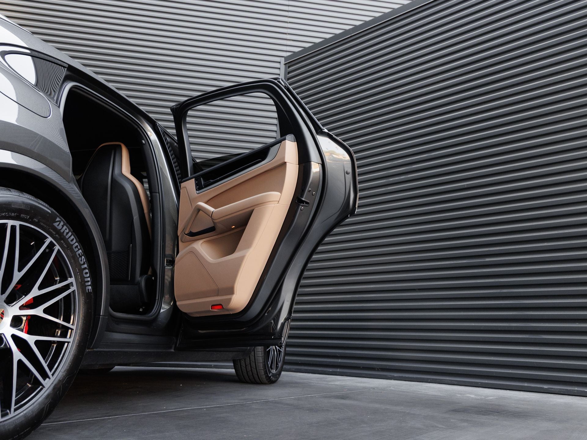 2025 Porsche Cayenne Cayenne S E-Hybrid Coupe