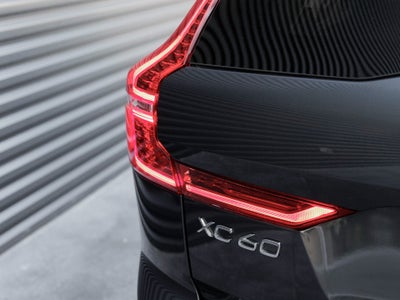 2024 Volvo XC60 Recharge Plug-In Hybrid T8 Plus Dark Theme