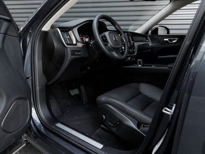 2024 Volvo XC60 Recharge Plug-In Hybrid T8 Plus Dark Theme