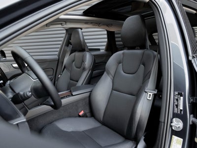 2024 Volvo XC60 Recharge Plug-In Hybrid T8 Plus Dark Theme