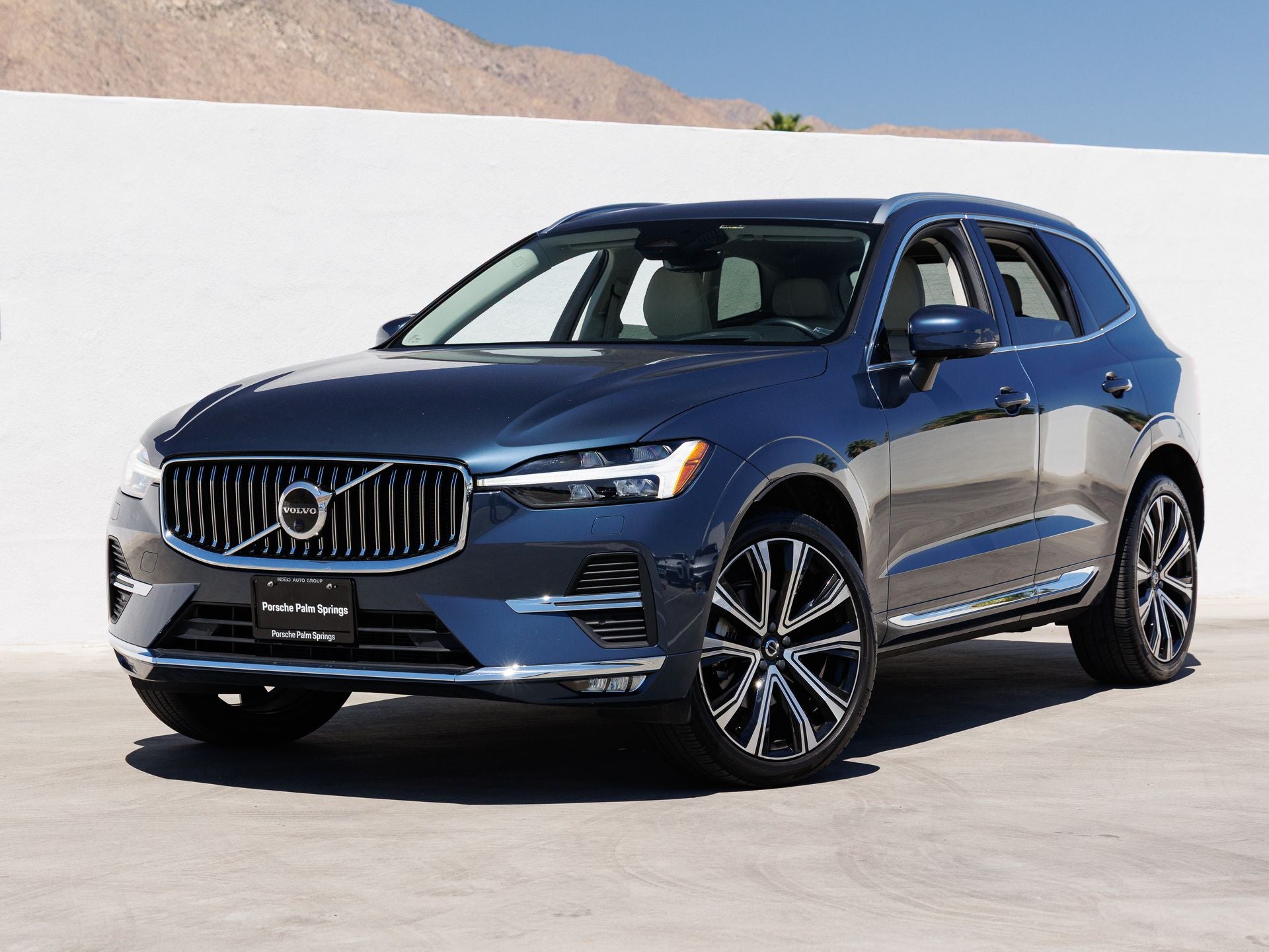 2023 Volvo XC60 B5 Ultimate Bright Theme FWD's photo