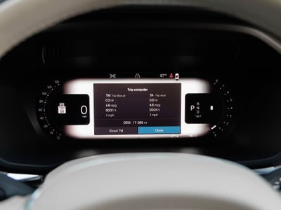 2023 Volvo XC60 B5 Ultimate Bright Theme