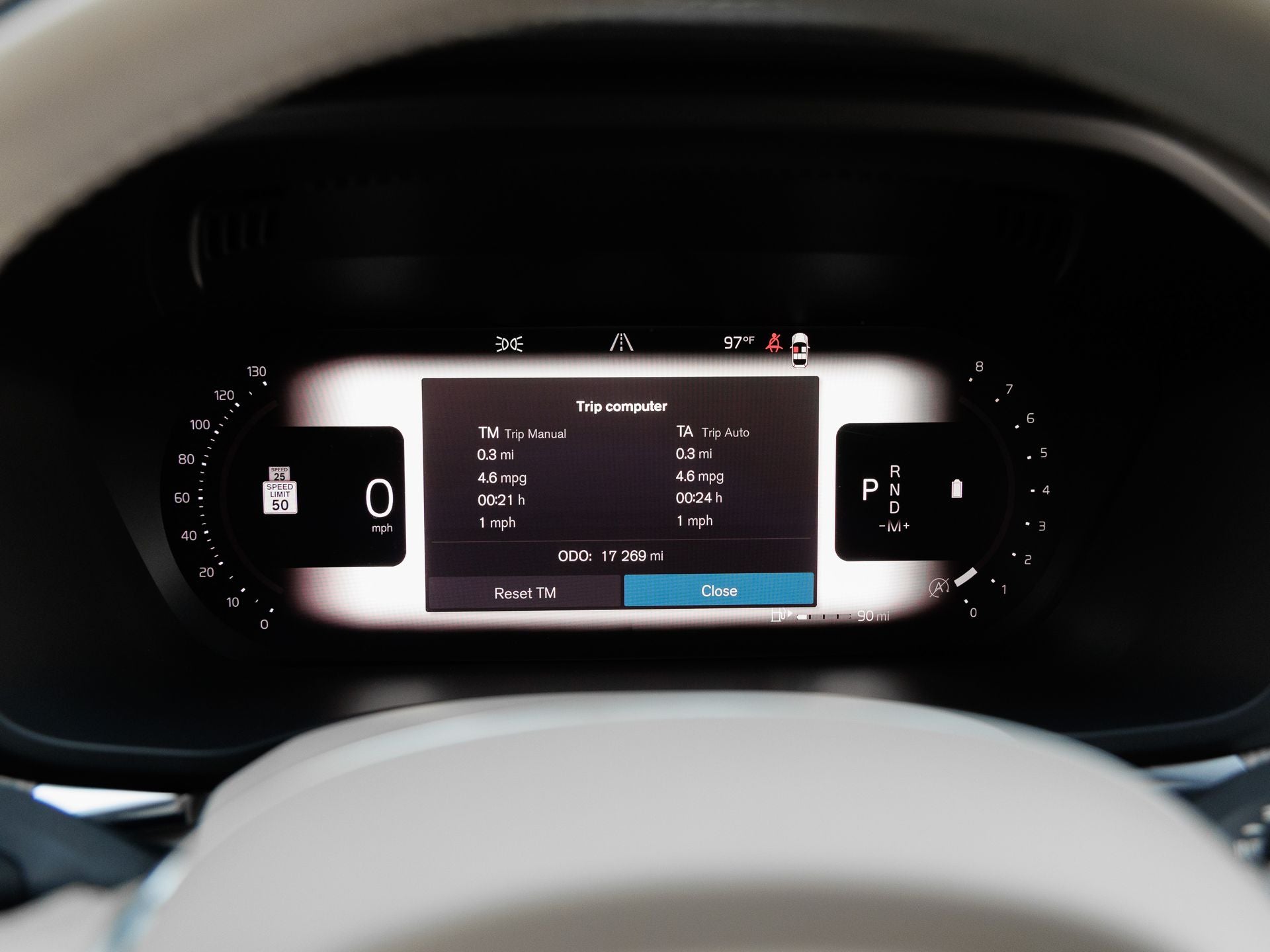 2023 Volvo XC60 B5 Ultimate Bright Theme