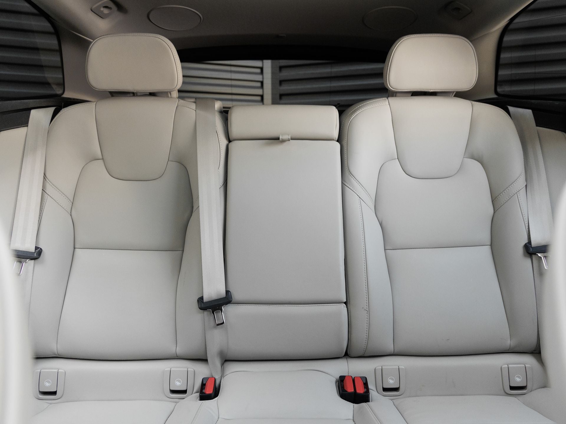 2023 Volvo XC60 B5 Ultimate Bright Theme