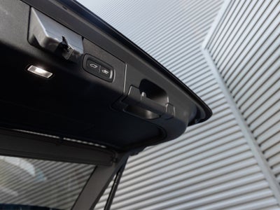 2023 Volvo XC60 B5 Ultimate Bright Theme