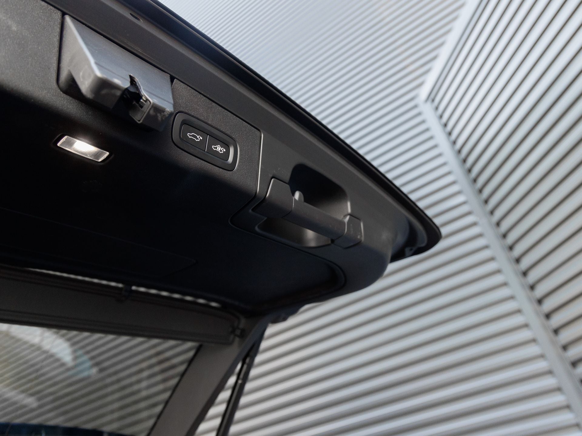 2023 Volvo XC60 B5 Ultimate Bright Theme