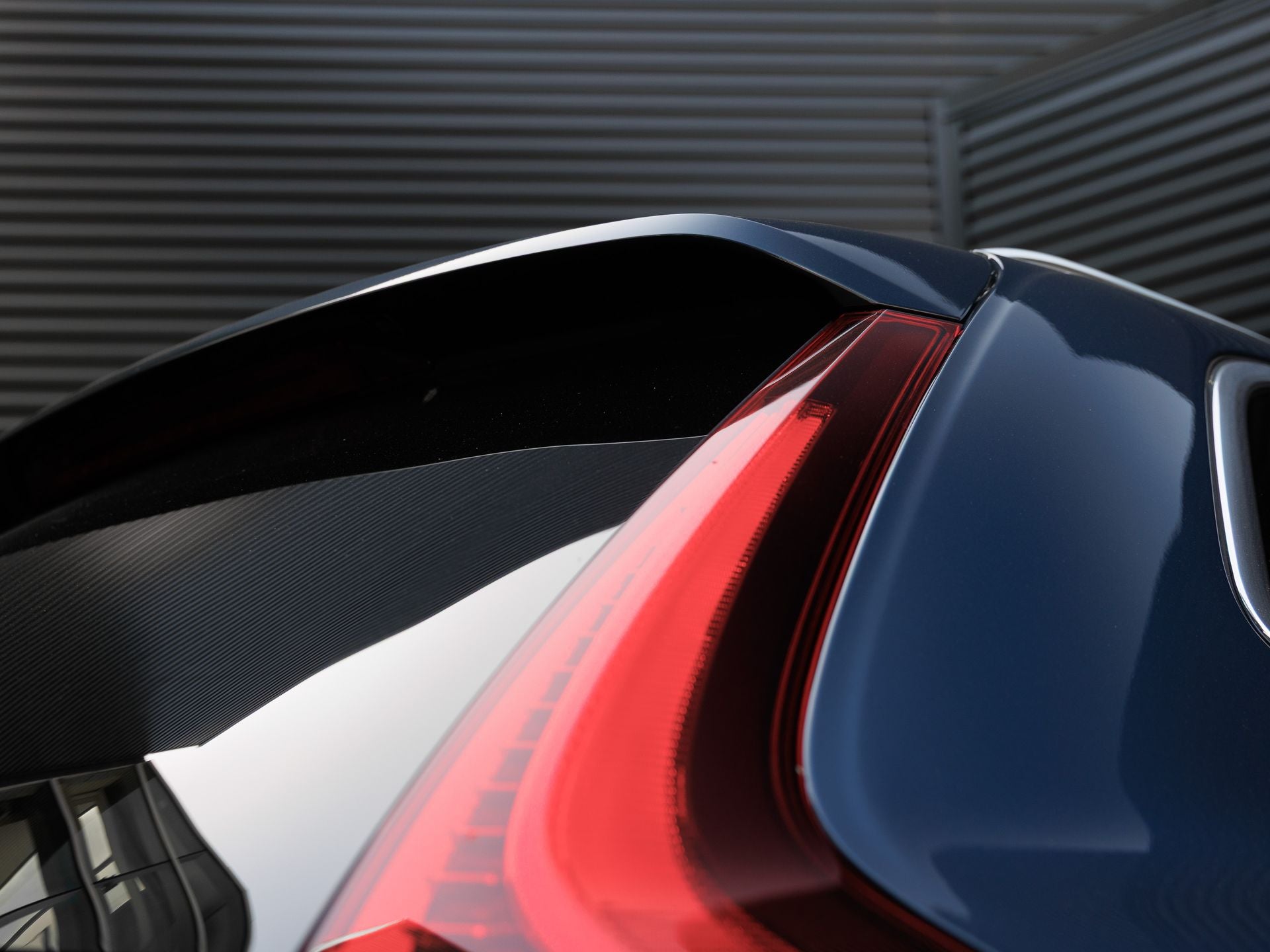 2023 Volvo XC60 B5 Ultimate Bright Theme