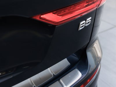 2023 Volvo XC60 B5 Ultimate Bright Theme