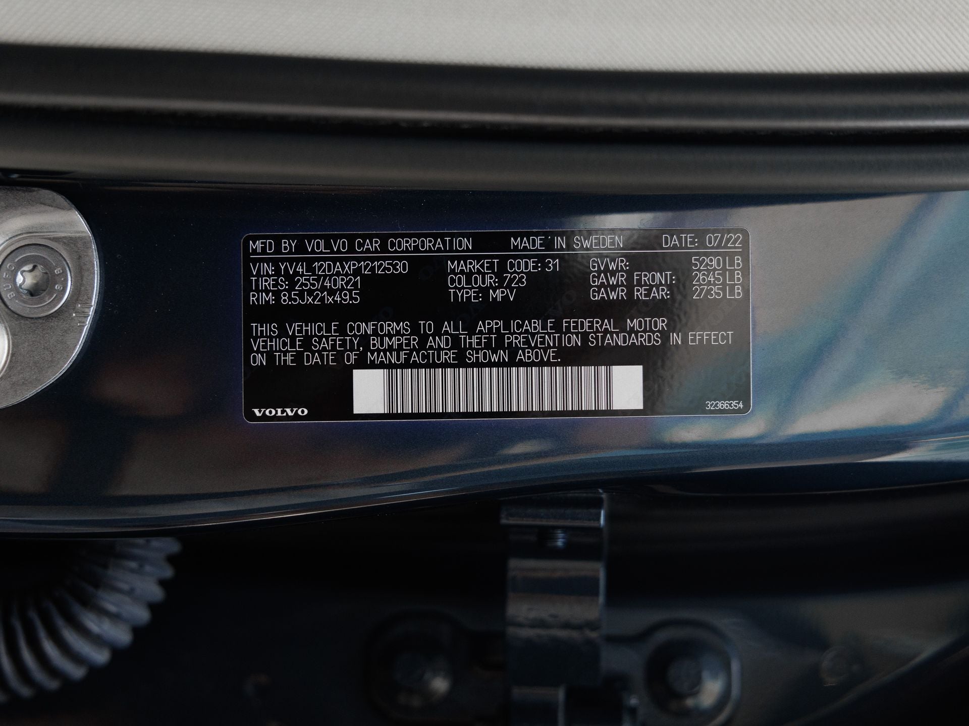 2023 Volvo XC60 B5 Ultimate Bright Theme
