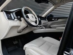 2023 Volvo XC60 B5 Ultimate Bright Theme
