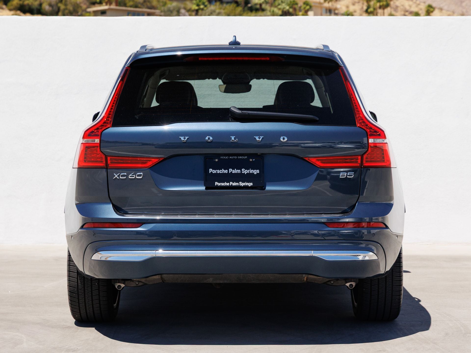 2023 Volvo XC60 B5 Ultimate Bright Theme