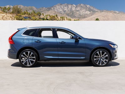 2023 Volvo XC60 B5 Ultimate Bright Theme