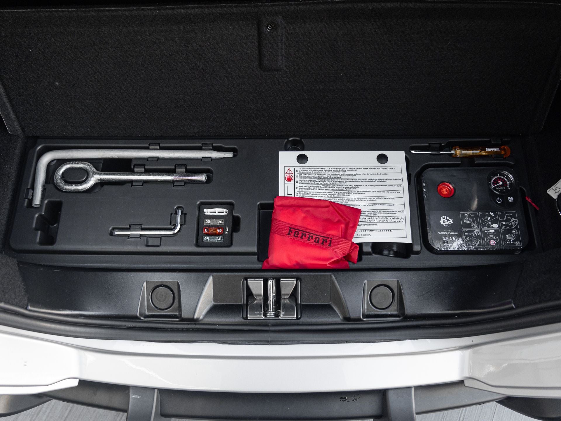 2021 Ferrari Roma Base