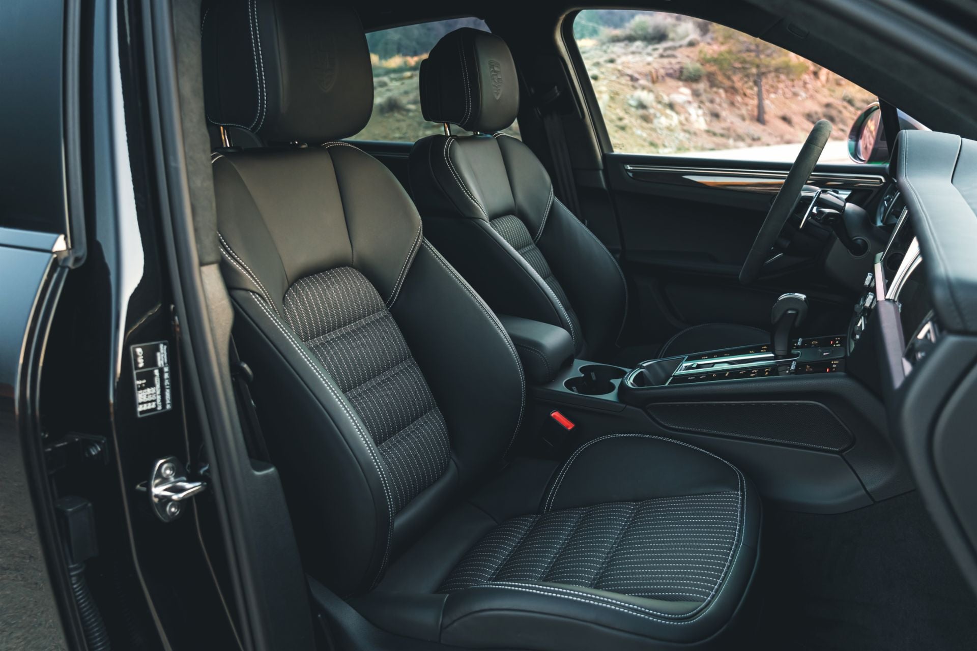 2023 Porsche Macan T technology Palm Springs CA